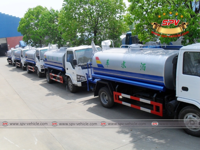 ISUZU Water Tank Truck 